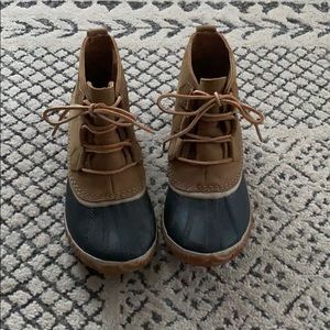 Sorel out n about boots